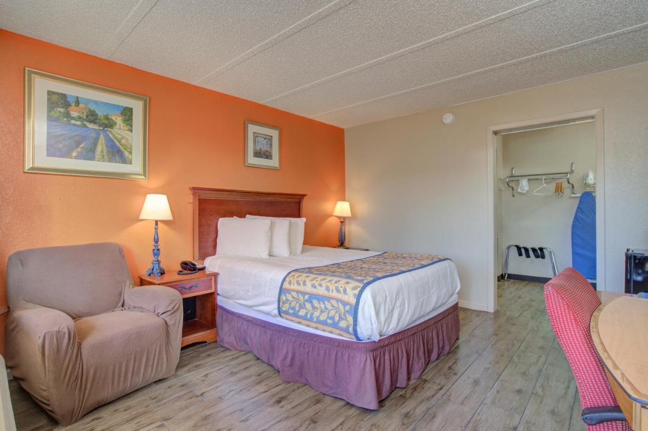 Americas Best Value Inn Laredo Eksteriør billede