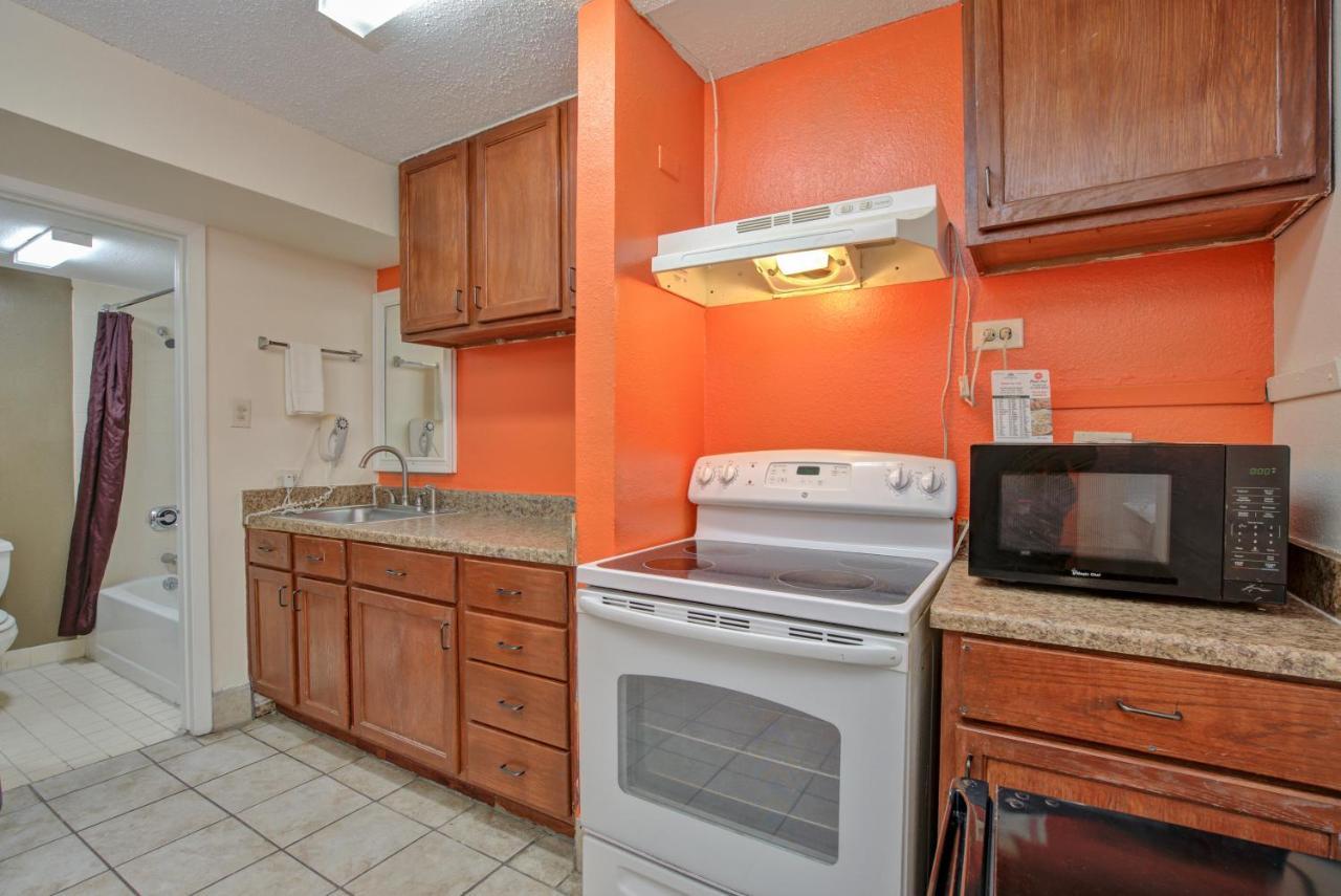 Americas Best Value Inn Laredo Eksteriør billede