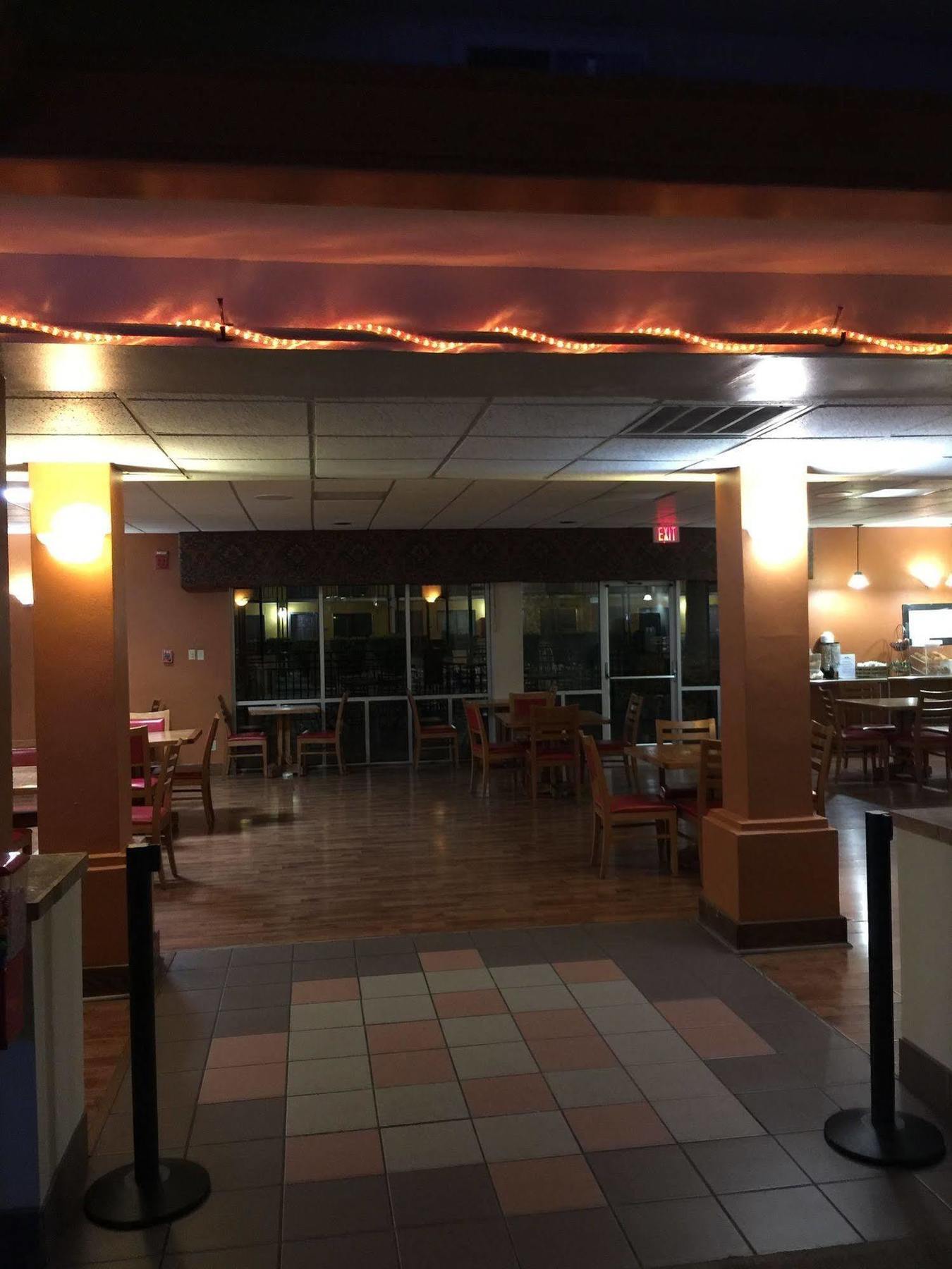Americas Best Value Inn Laredo Eksteriør billede