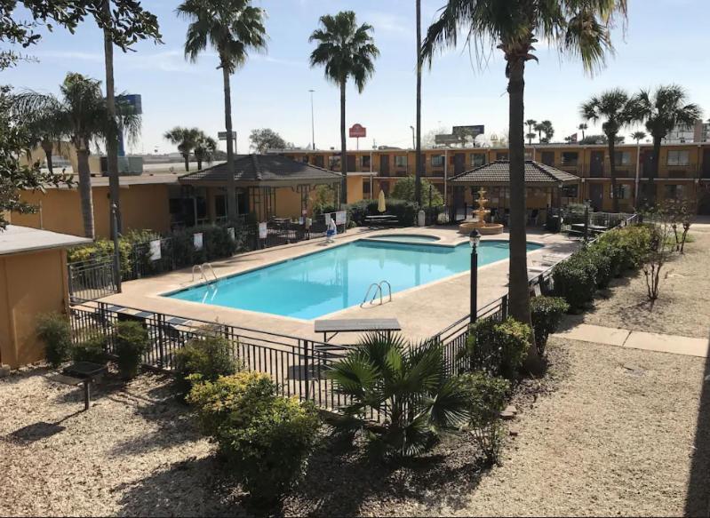 Americas Best Value Inn Laredo Eksteriør billede